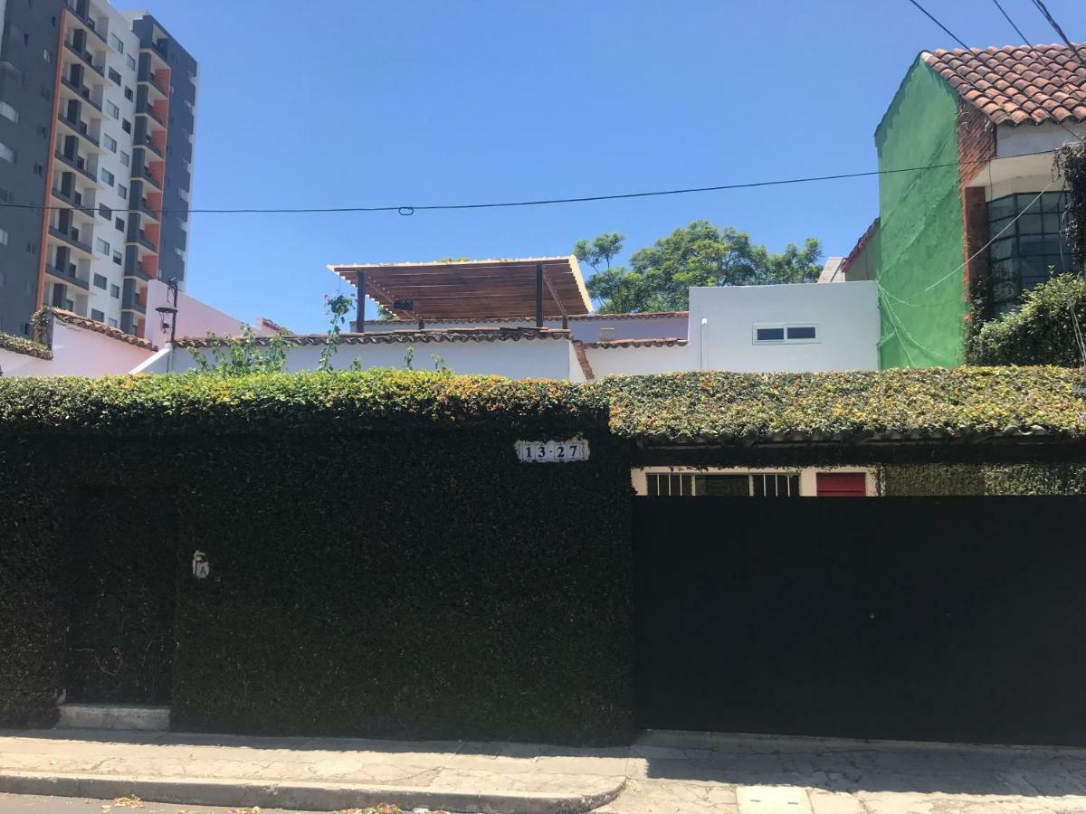 Casa 10 Guest House Guatemala City Exterior foto